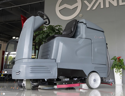 駕駛式洗地機(jī)